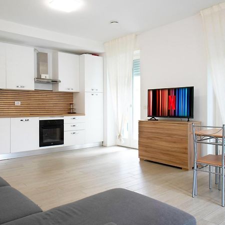 Casa Ideale Tim Appartmanti Moderni Vicina Al Centro ليكو المظهر الخارجي الصورة